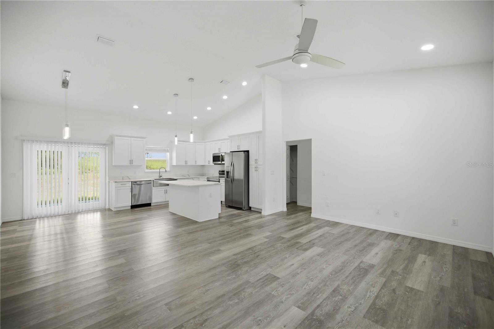 MARION OAKS UN 11 - Residential Lease