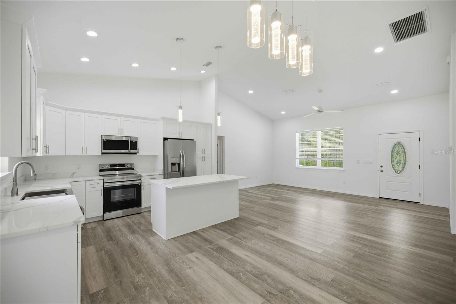 MARION OAKS UN 11 - Residential Lease
