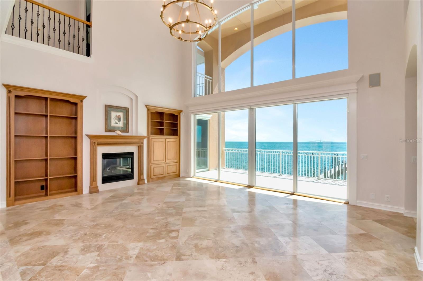 PARADISE POINTE - Residential