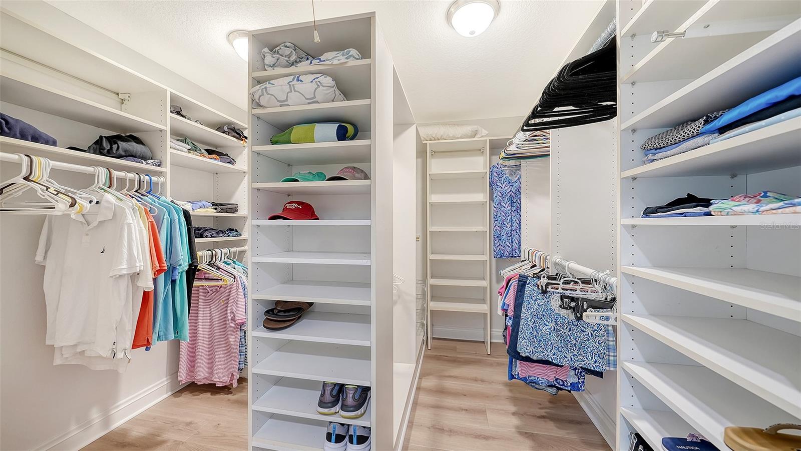 WINDING OAKS - Residential