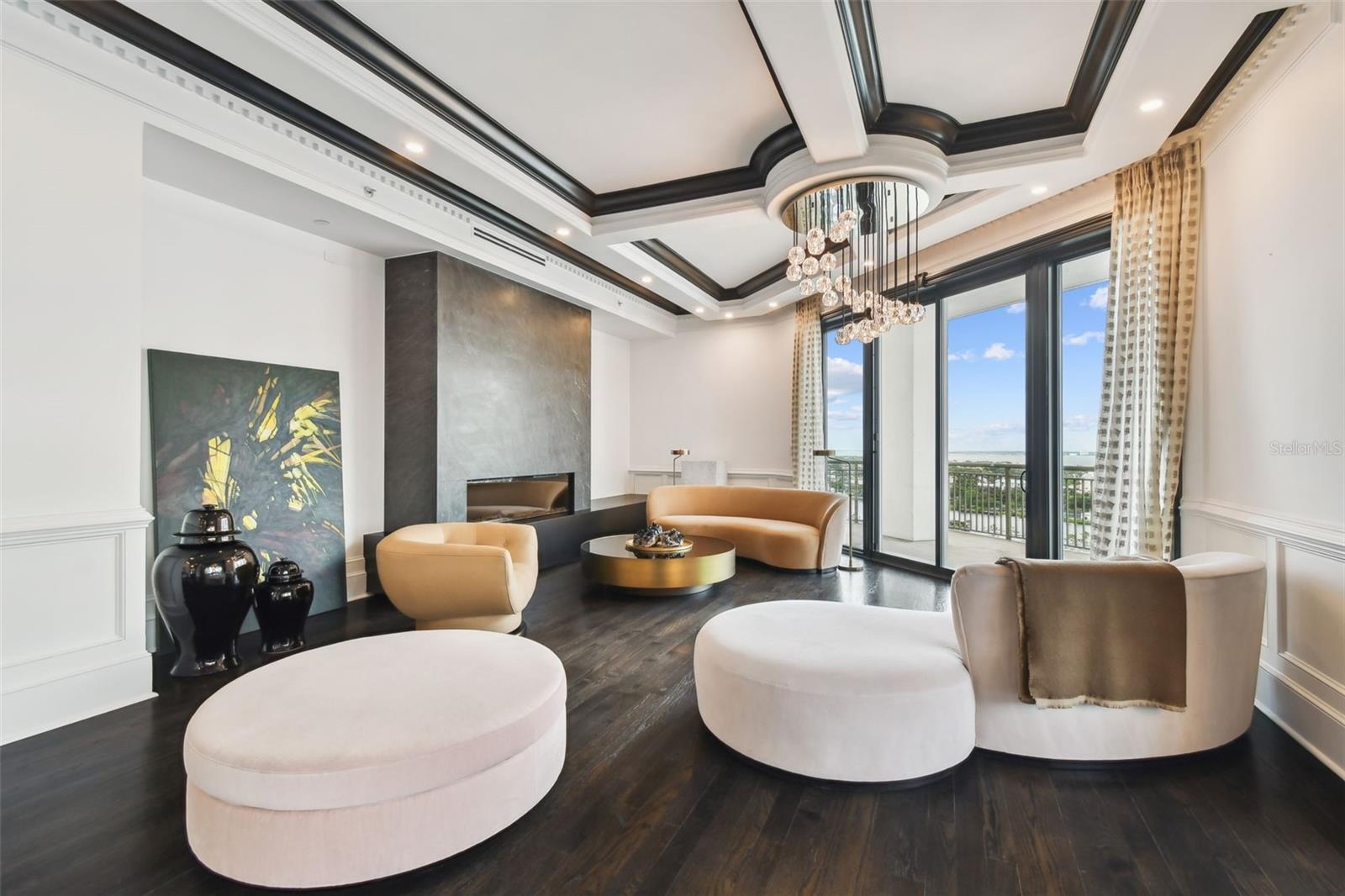 THE PLAZA HARBOUR ISLAND A CON - Residential