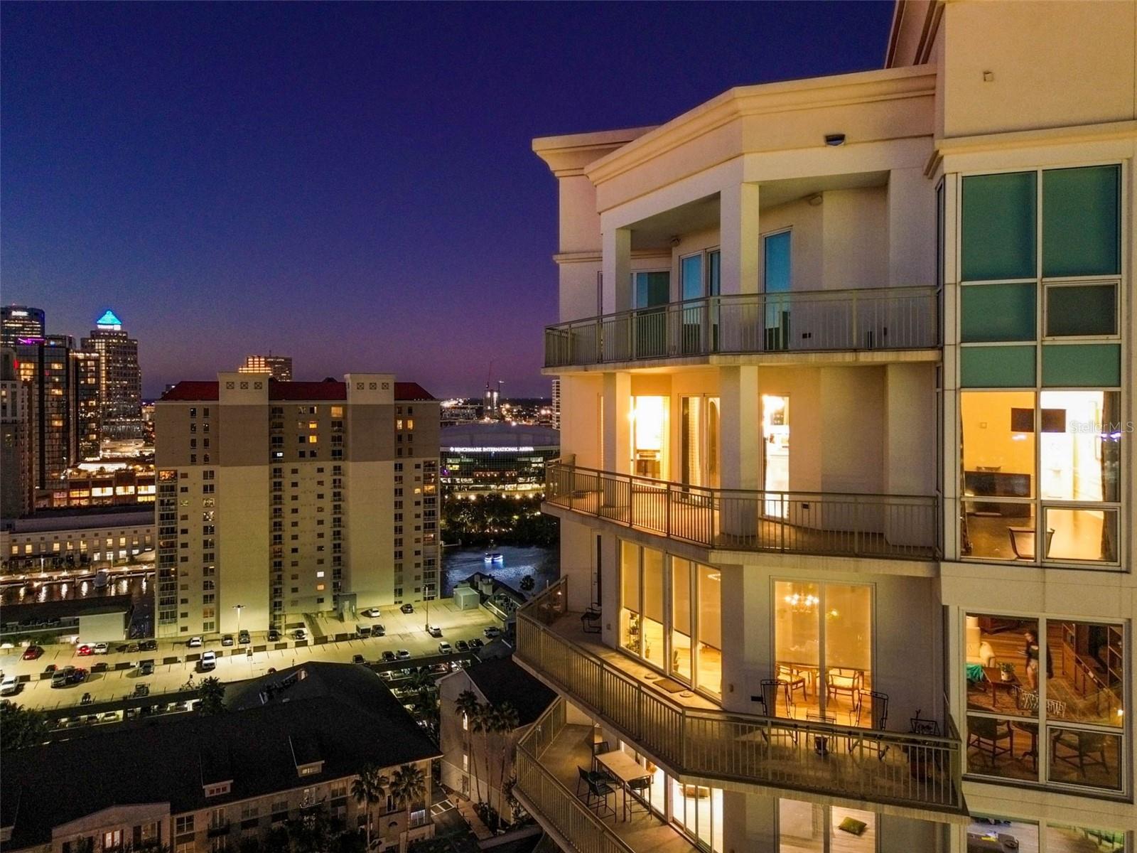 THE PLAZA HARBOUR ISLAND A CON - Residential