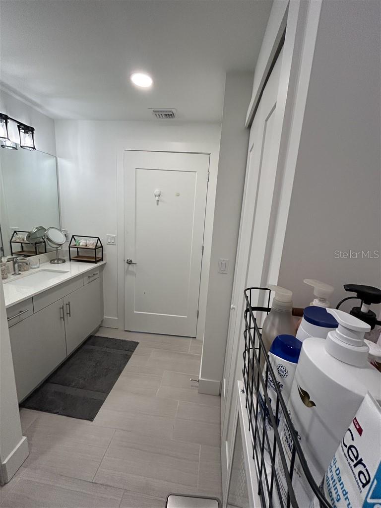 STRAND/SARASOTA - Residential Lease