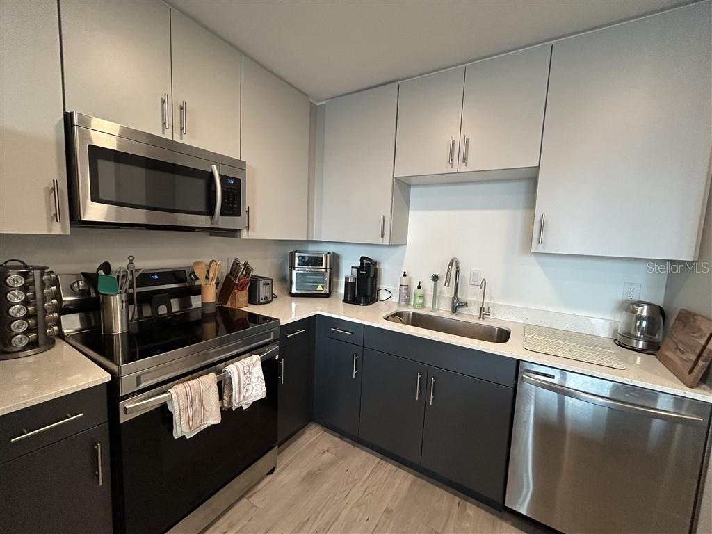 STRAND/SARASOTA - Residential Lease