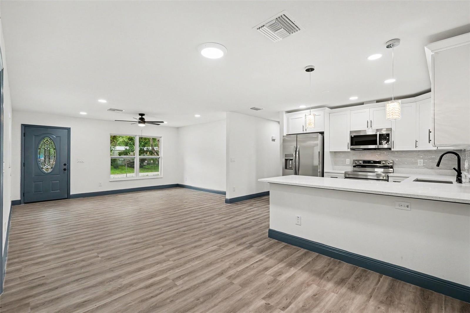 MOON LAKE ESTATES - Residential