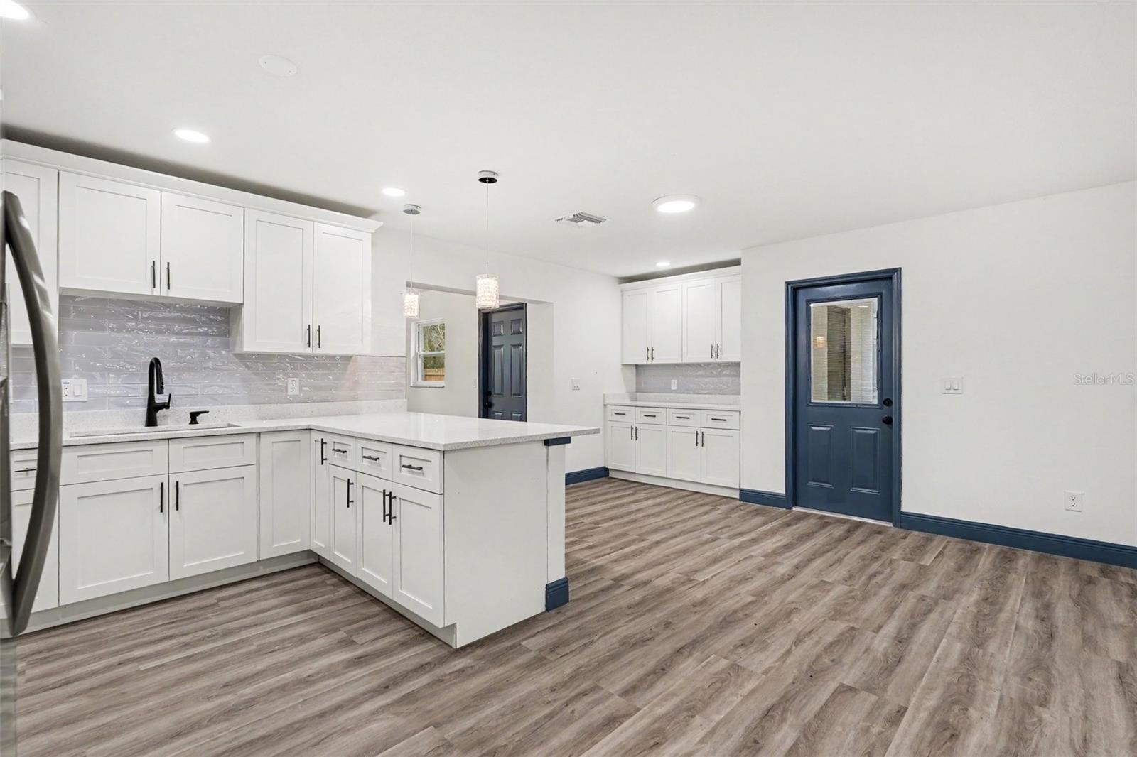 MOON LAKE ESTATES - Residential
