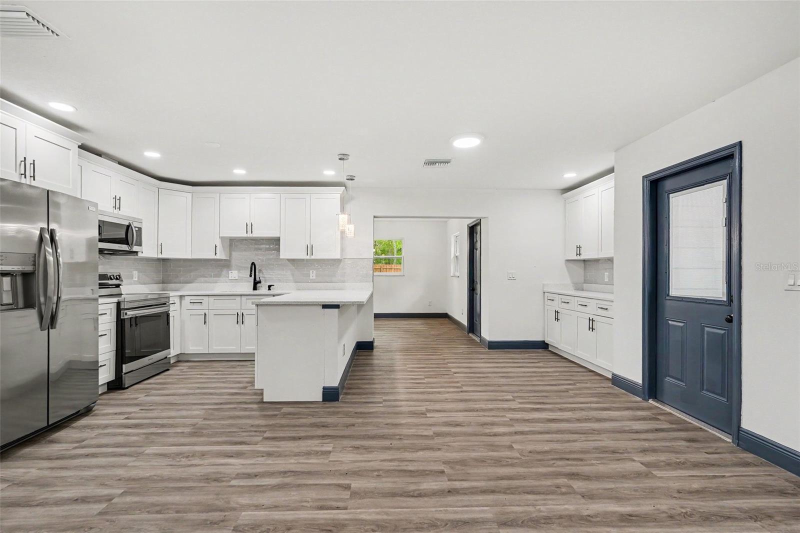 MOON LAKE ESTATES - Residential