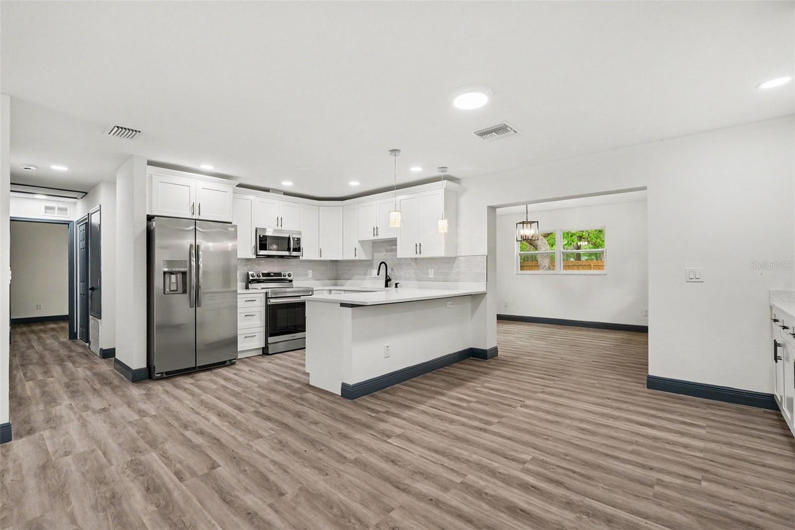 MOON LAKE ESTATES - Residential