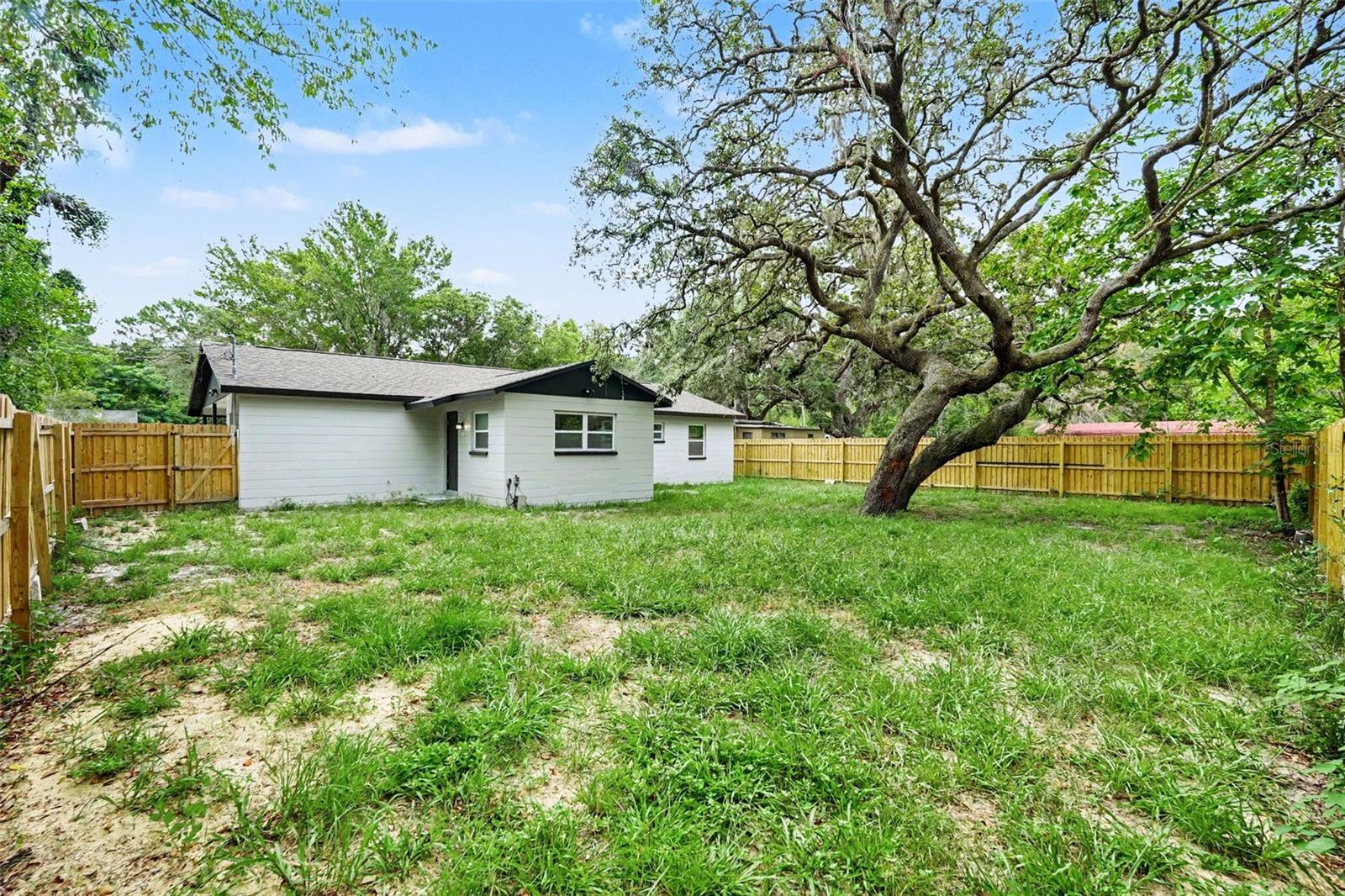 MOON LAKE ESTATES - Residential