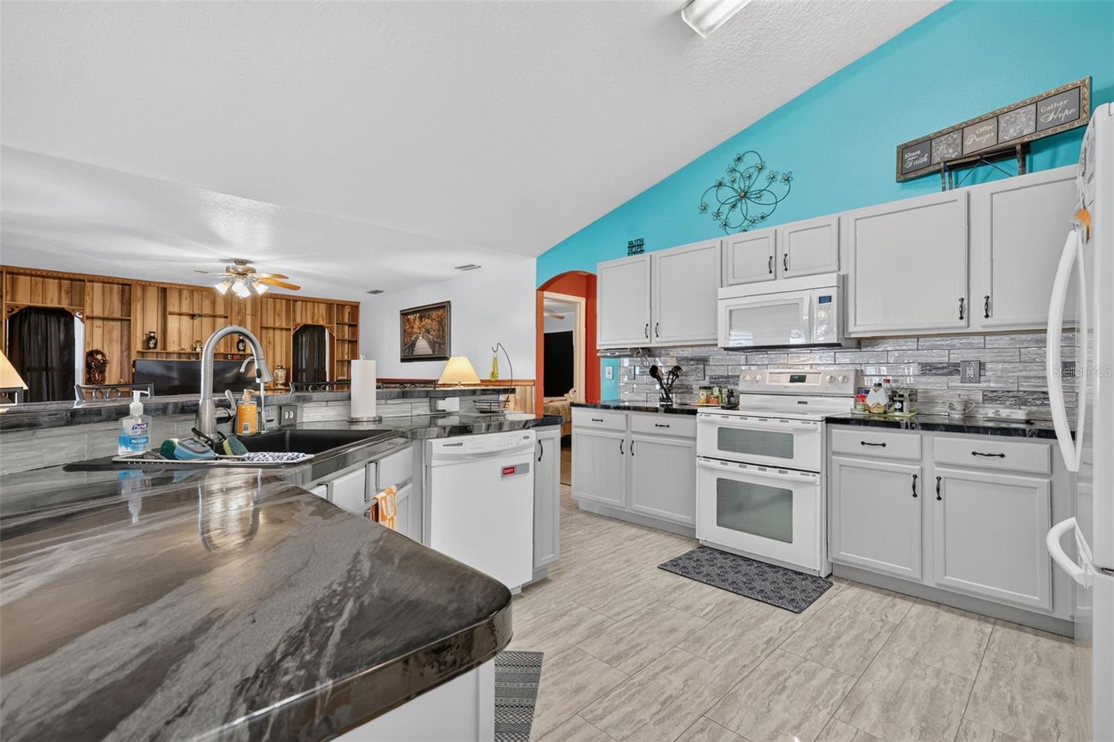 LOUISA POINTE PH I - Residential
