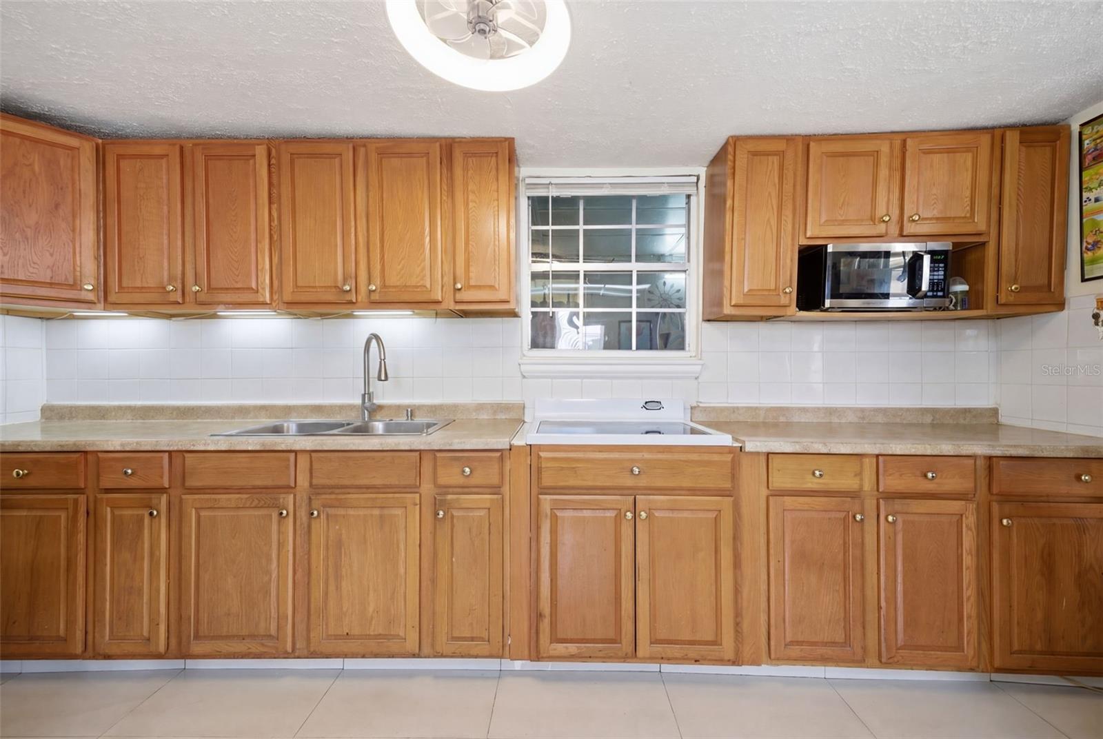 PINE CREST VILLA ADD 4 - Residential