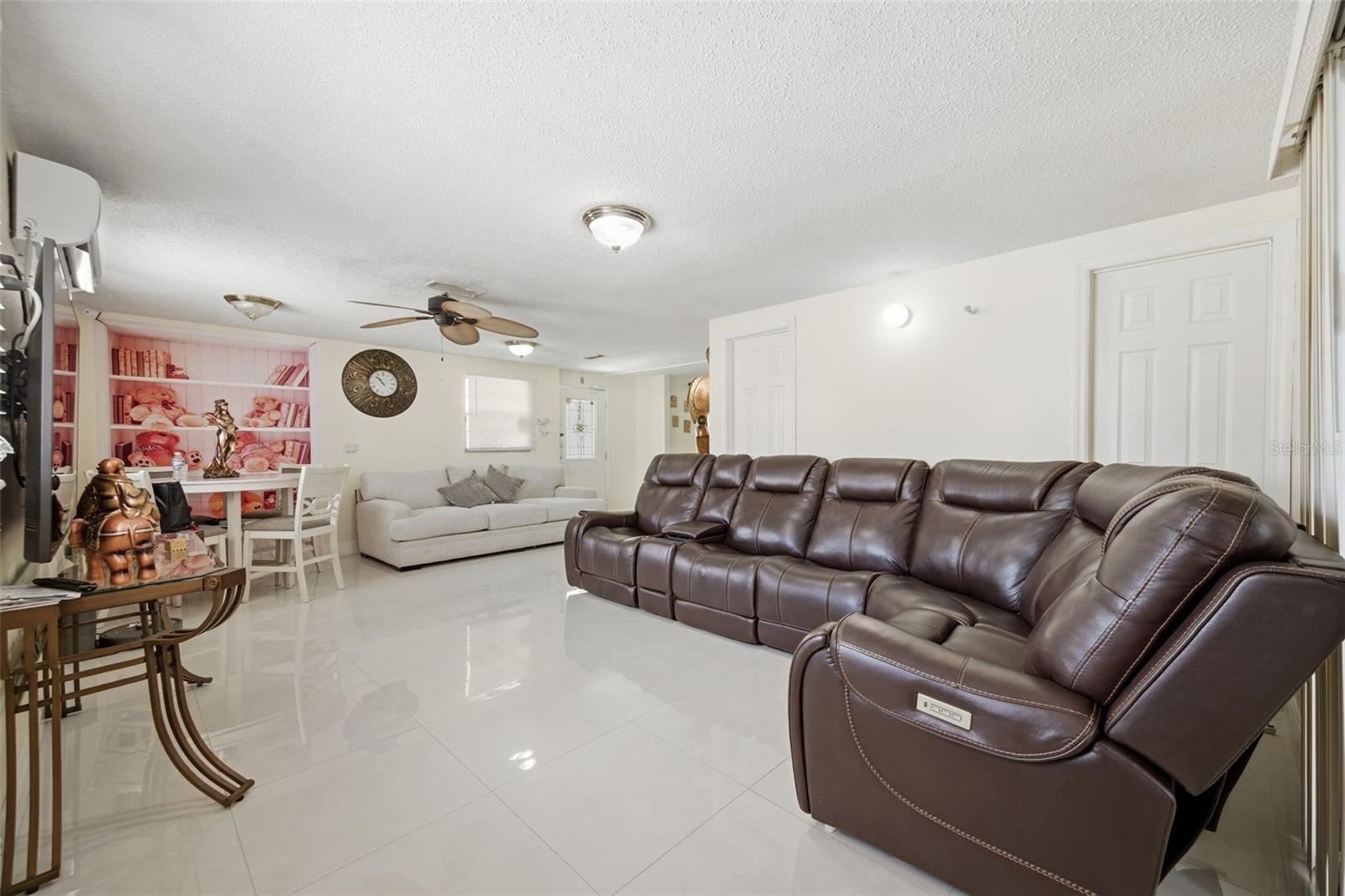 PINE CREST VILLA ADD 4 - Residential