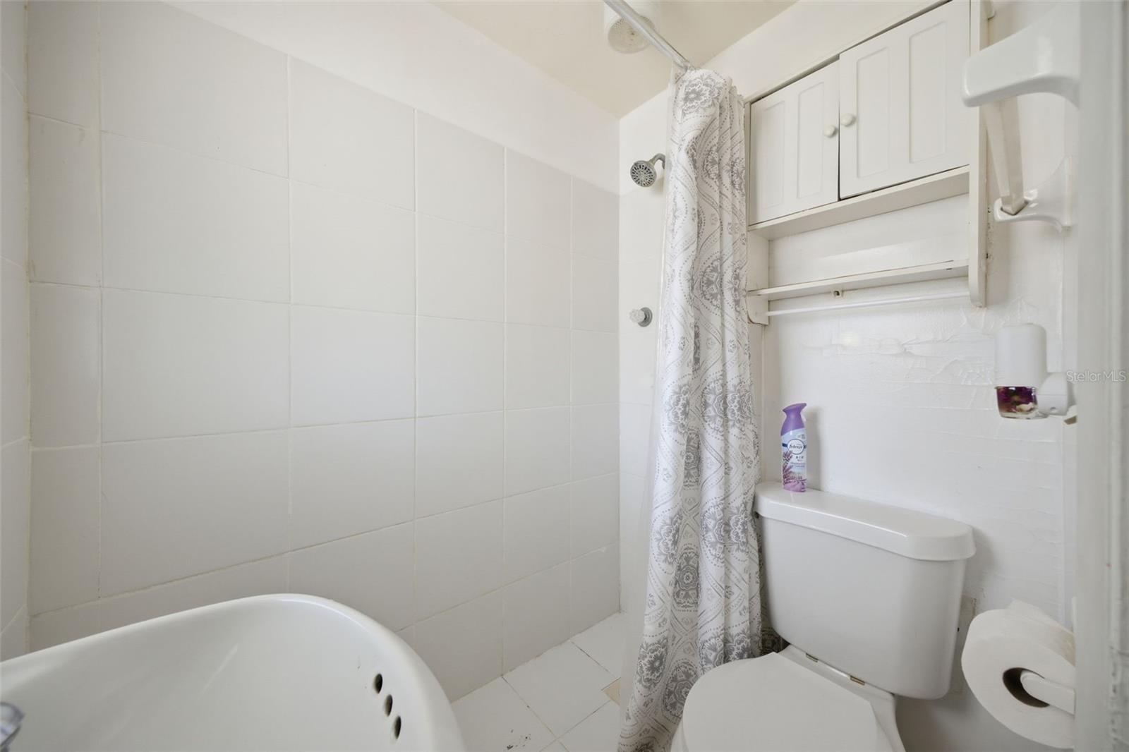 PINE CREST VILLA ADD 4 - Residential