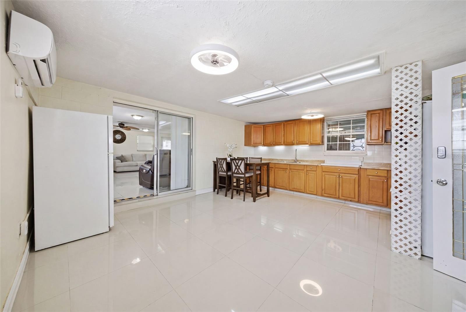 PINE CREST VILLA ADD 4 - Residential