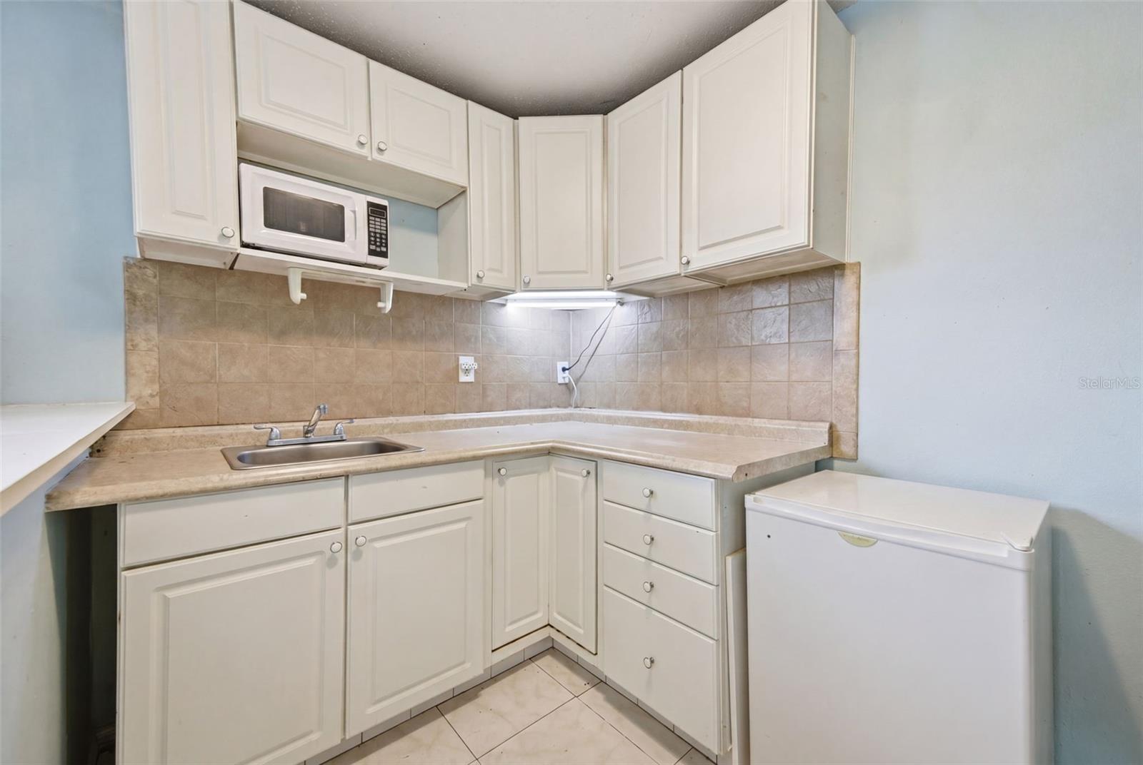 PINE CREST VILLA ADD 4 - Residential