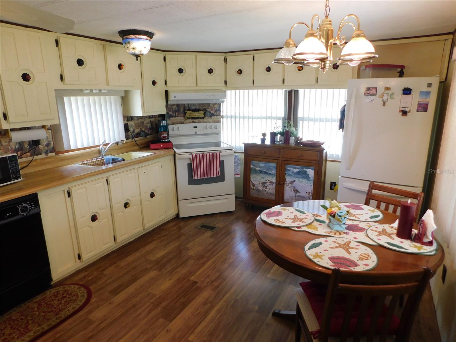 OAKS ROYAL MOBILE HOME SUB - Residential