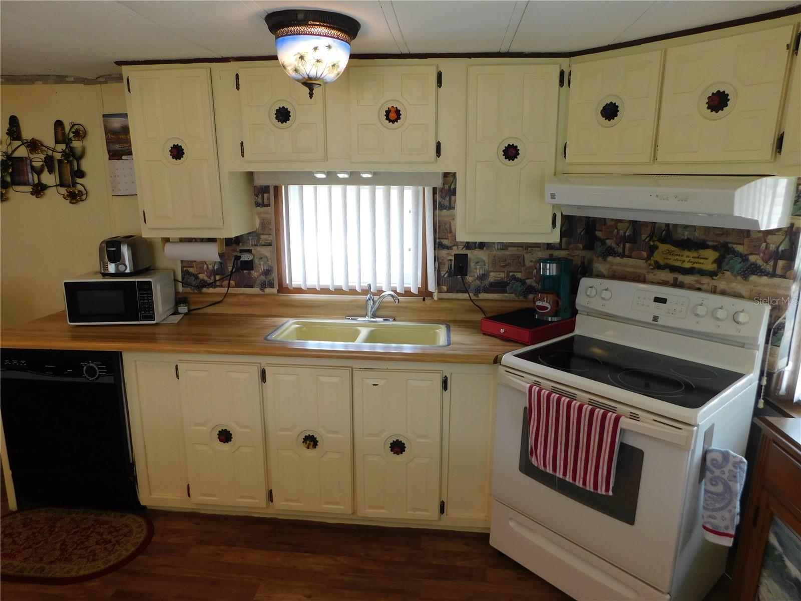 OAKS ROYAL MOBILE HOME SUB - Residential