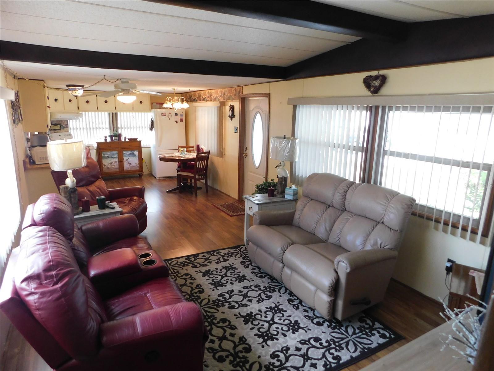 OAKS ROYAL MOBILE HOME SUB - Residential