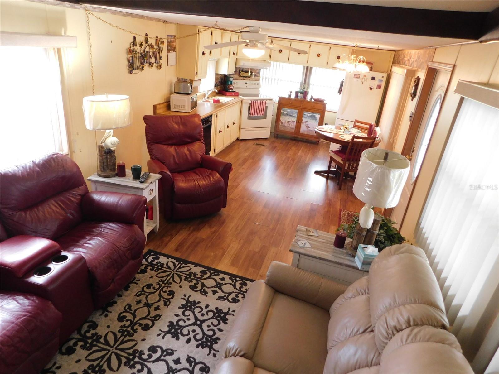 OAKS ROYAL MOBILE HOME SUB - Residential
