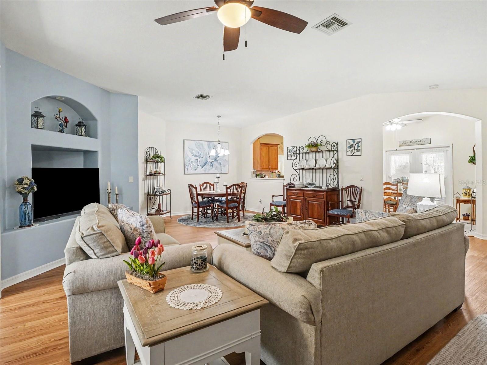 ROYAL HARBOR - Residential