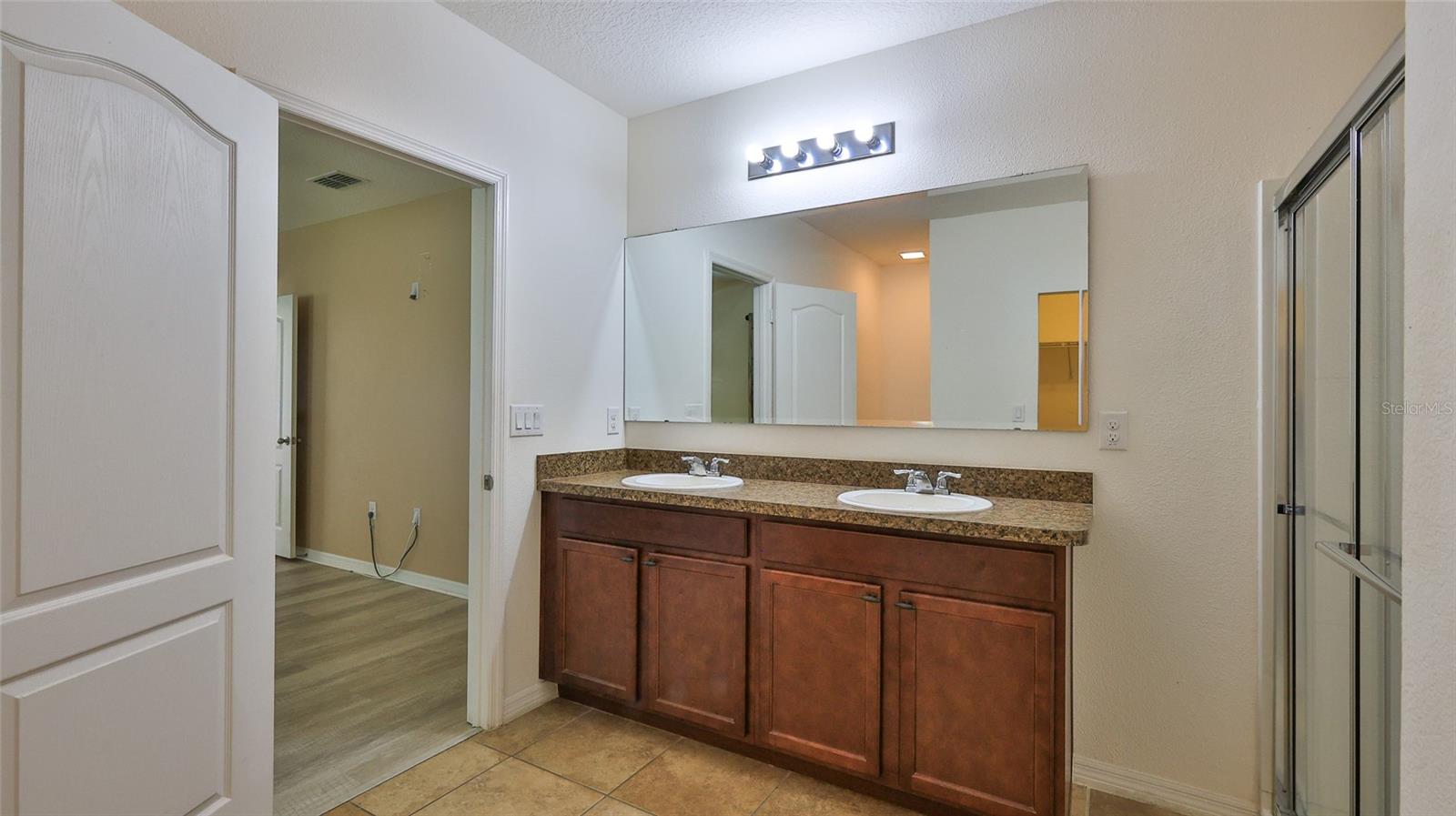 EDGEWATER LAKES N PH 01A - Residential