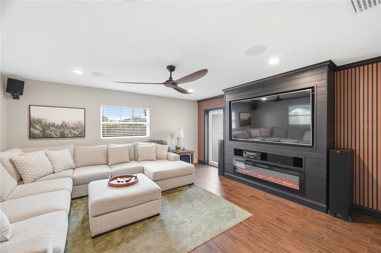 SUN COAST ESTATES - Residential