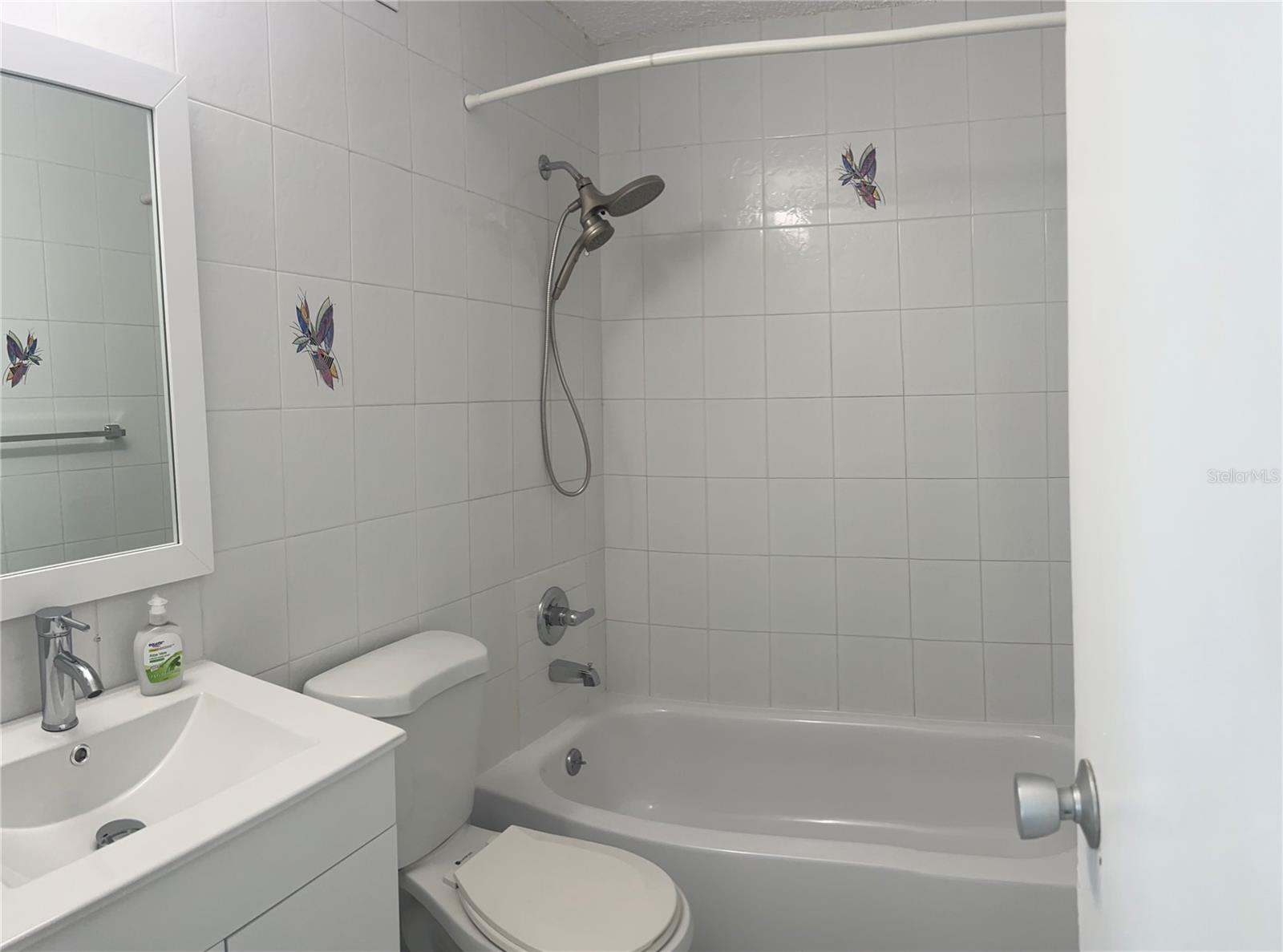 THE REEF CONDOMINIUM - Residential