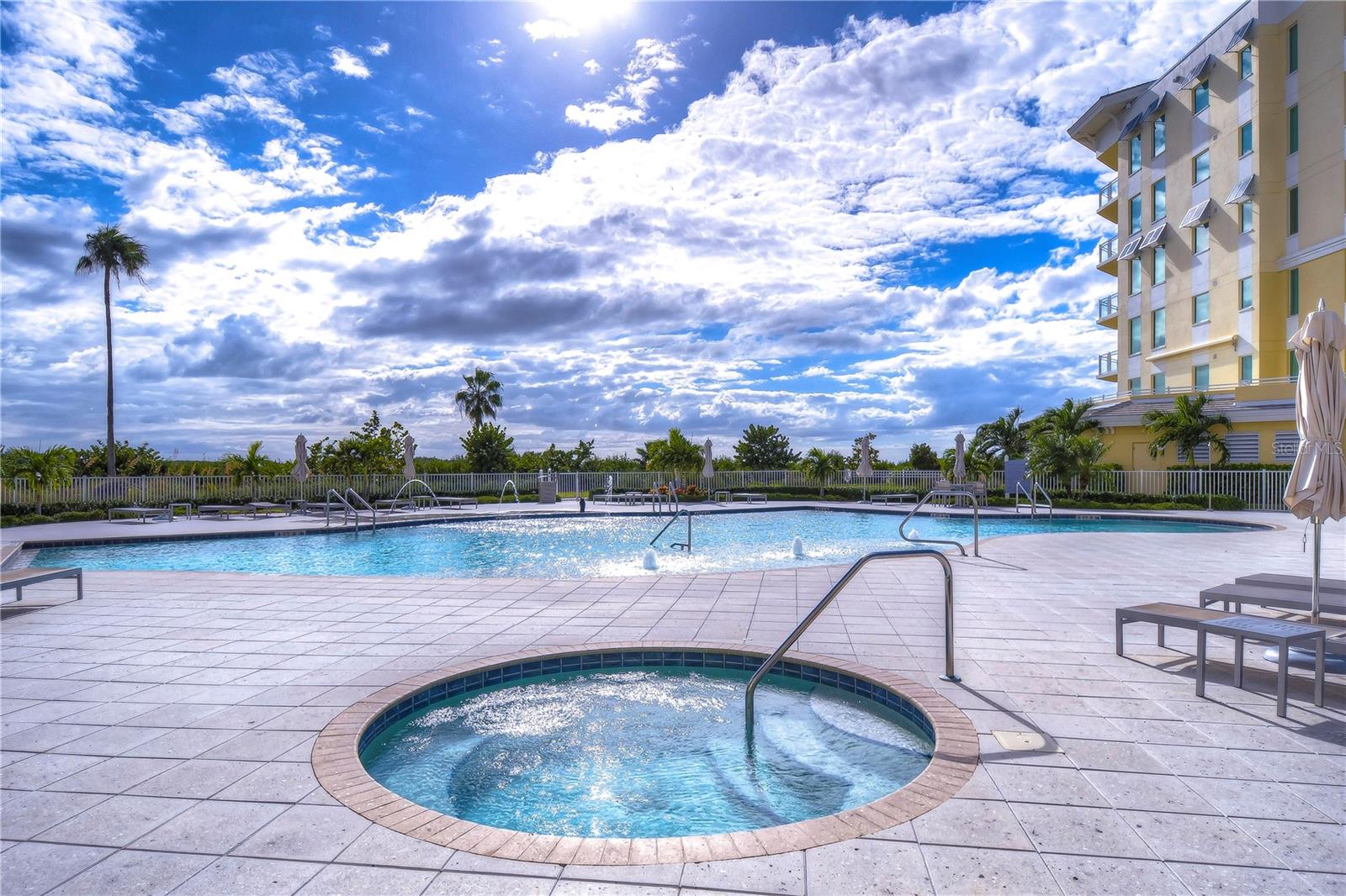 SUNSET POINTE AT COLLANY KEY III CONDO - Residential