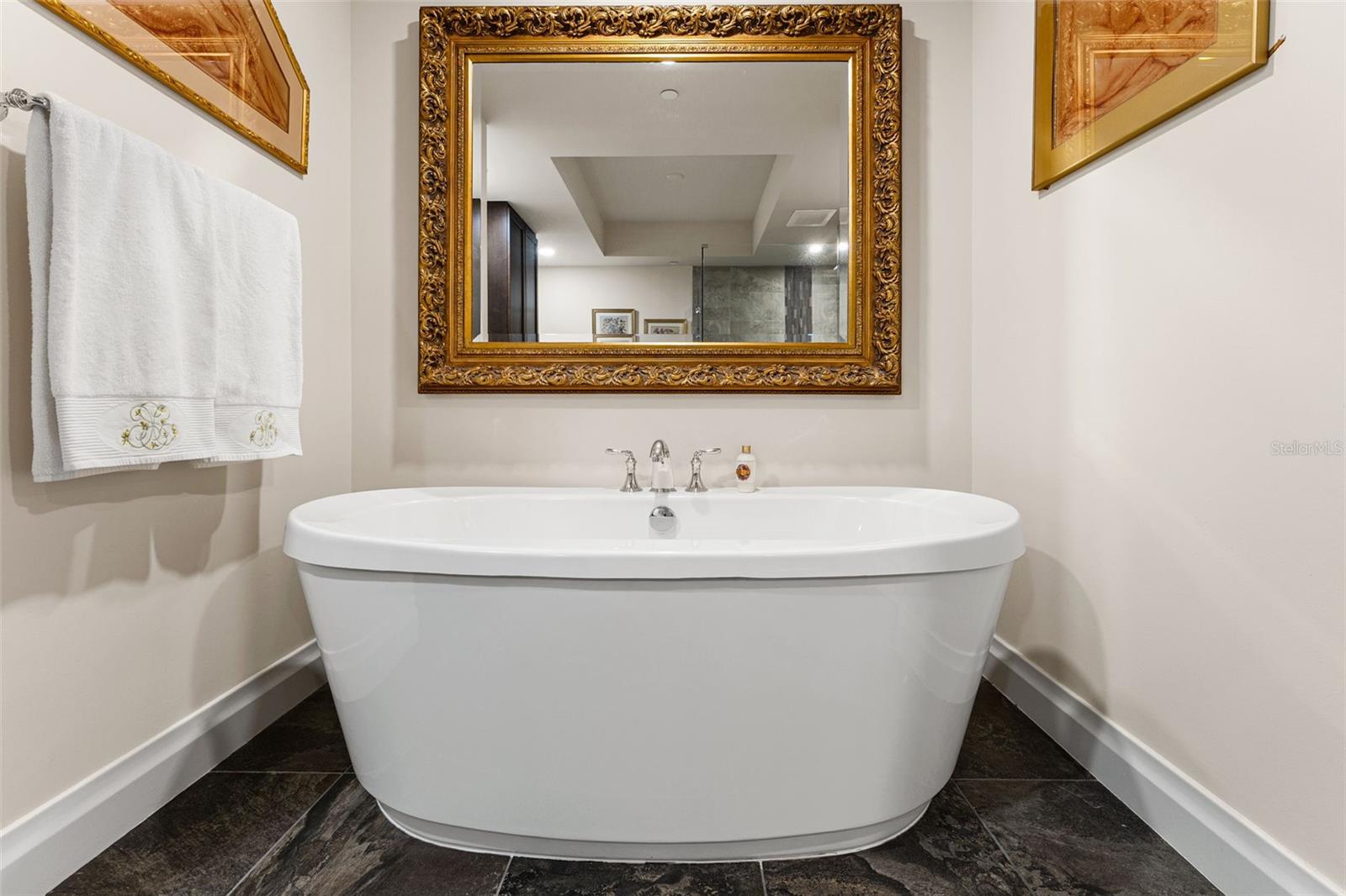 SUNSET POINTE AT COLLANY KEY III CONDO - Residential