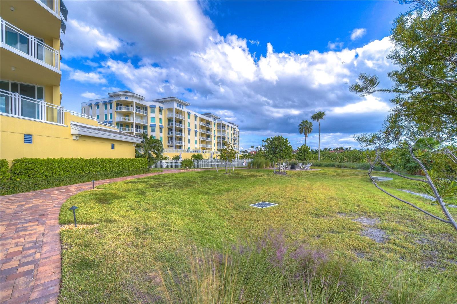 SUNSET POINTE AT COLLANY KEY III CONDO - Residential