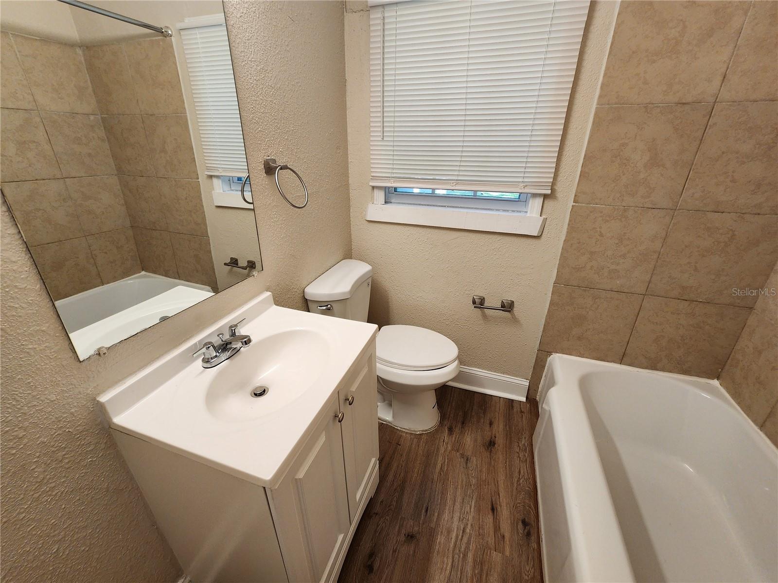 LINCOLN PARK - Residential Lease