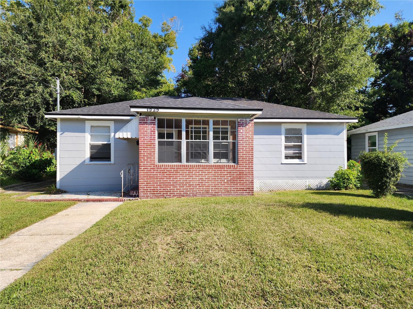 ****ONE MONTH FREE RENT**** 
Charming 3-Bedroom Home with Bonus Room & Move-In Special! 
This cozy 3-bedroom, 1-bath home blends historic charm with modern conveniences. Featuring a mix of tile, LVP, and original hardwood flooring throughout, maintenance is a breeze. The formal dining room flows seamlessly into the living room—perfect for hosting gatherings. Unwind on the enclosed front porch, a welcoming space to relax after a long day. A bonus room off the kitchen offers flexible space—ideal for a home office, hobby room, or family room. Pet-friendly and full of character, this home is a must-see! Ask about our move-in special!