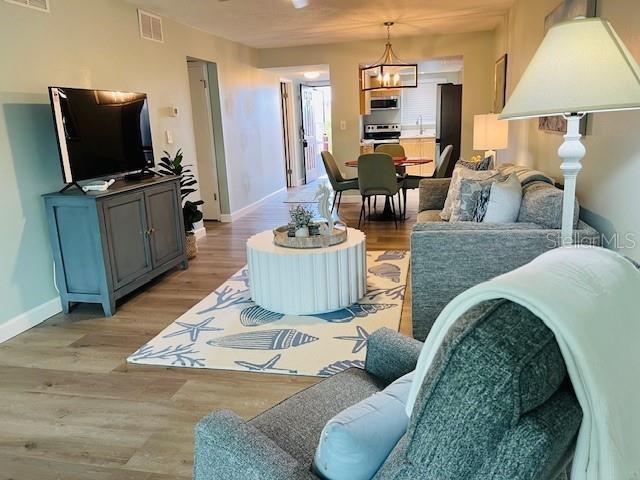 BAYSHORE ON THE LAKE APTS SEC 1 - Residential