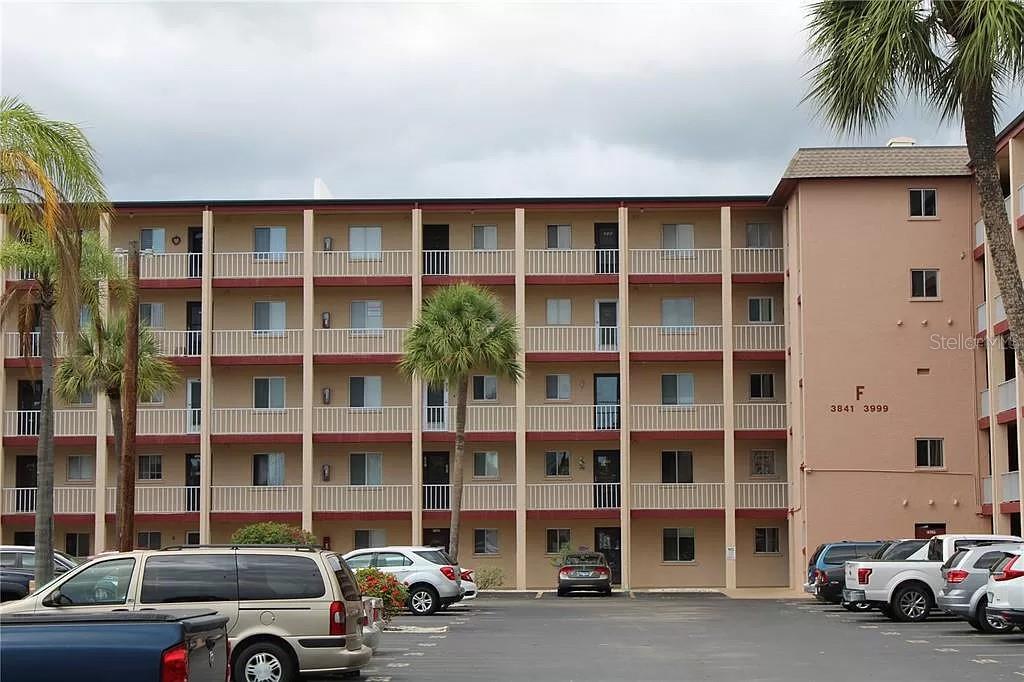 BAYSHORE ON THE LAKE APTS SEC 1 - Residential