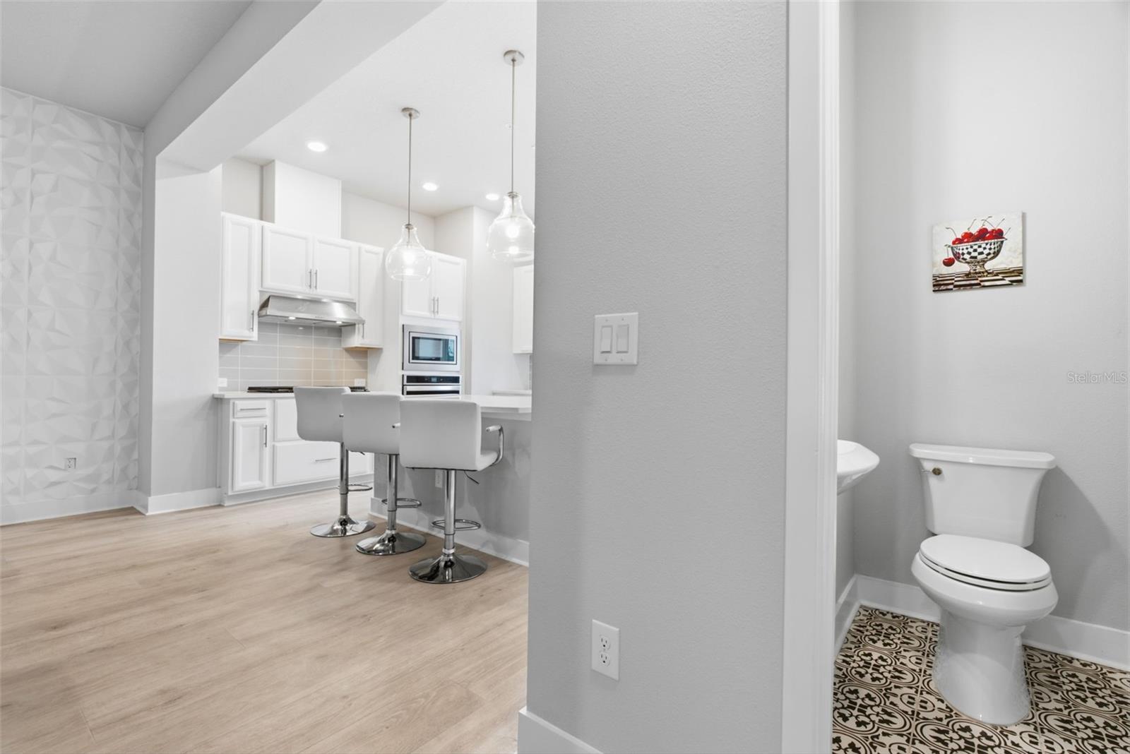 WESTSHORE VILLAGE TWNHMS - Residential