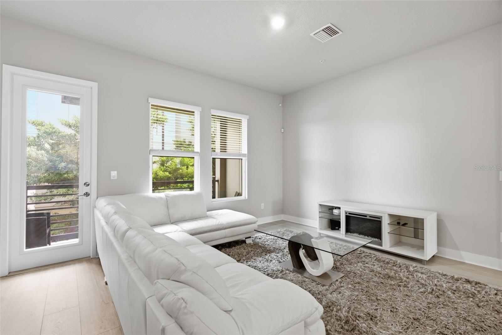 WESTSHORE VILLAGE TWNHMS - Residential