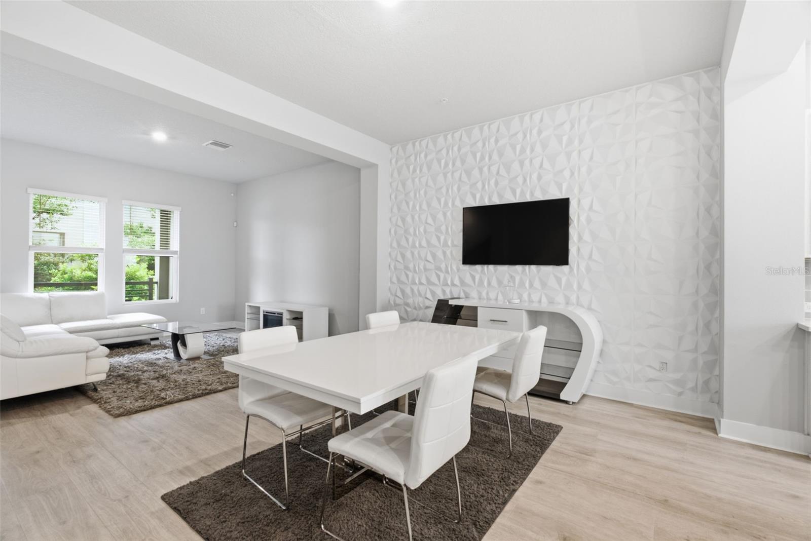 WESTSHORE VILLAGE TWNHMS - Residential