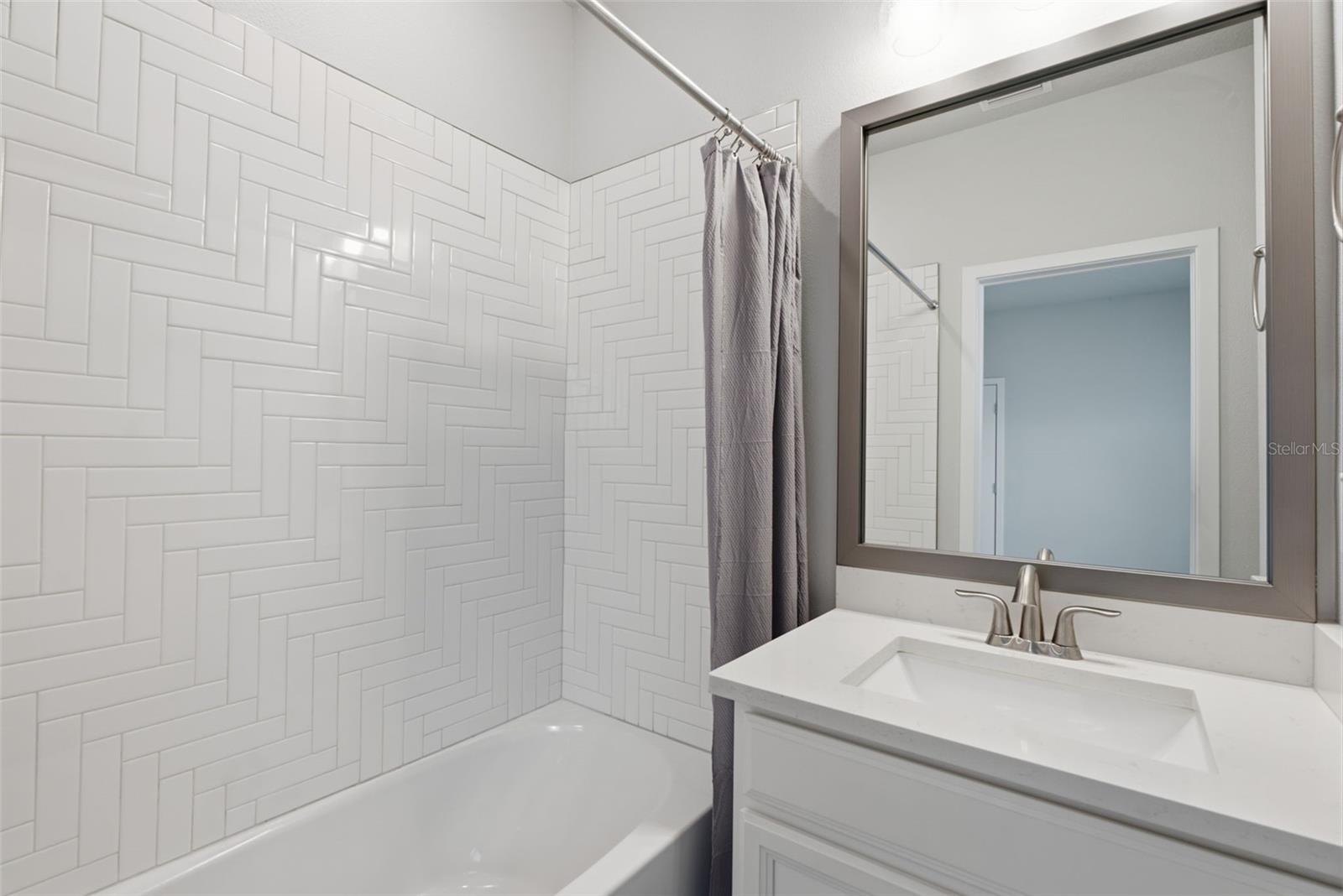 WESTSHORE VILLAGE TWNHMS - Residential