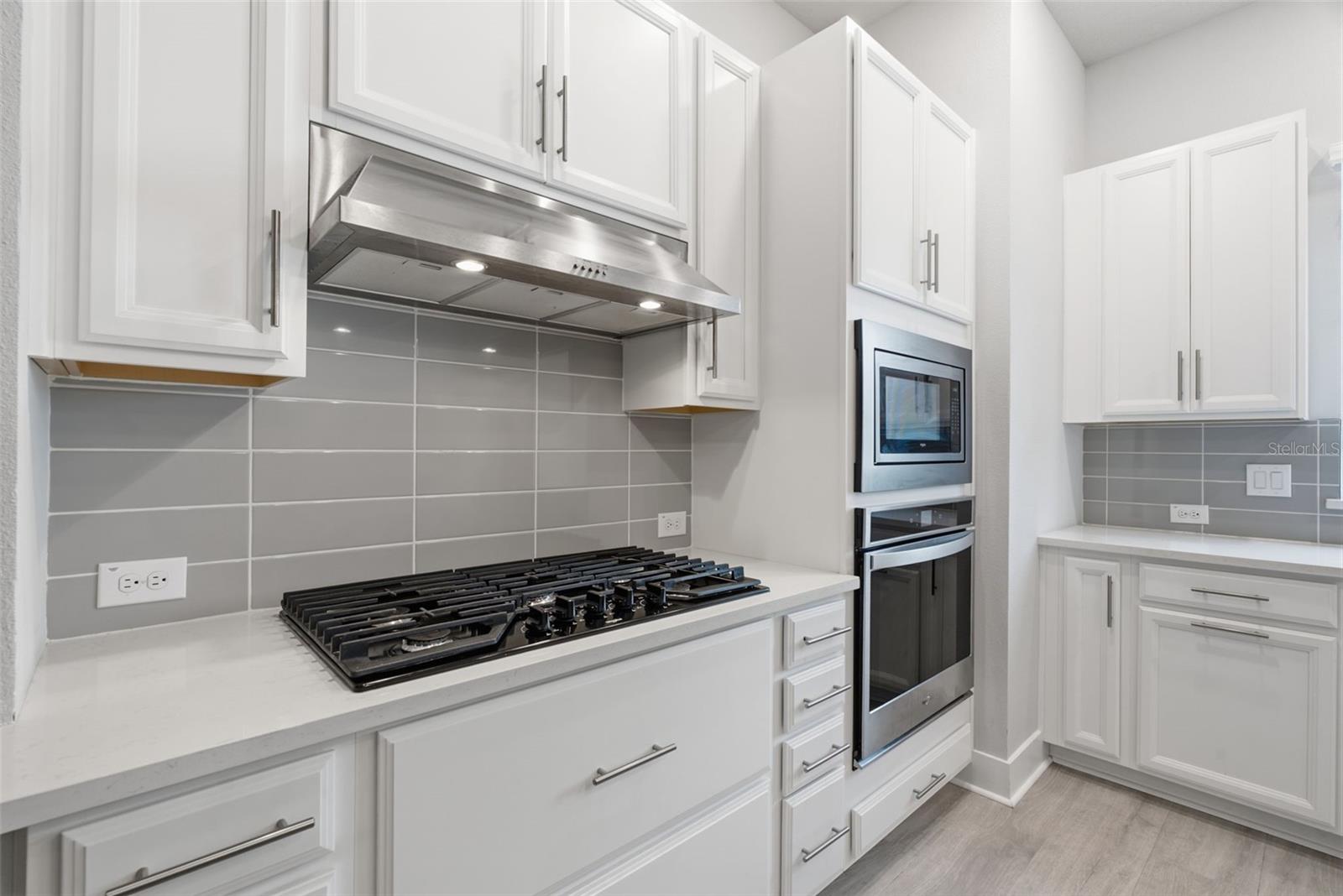 WESTSHORE VILLAGE TWNHMS - Residential