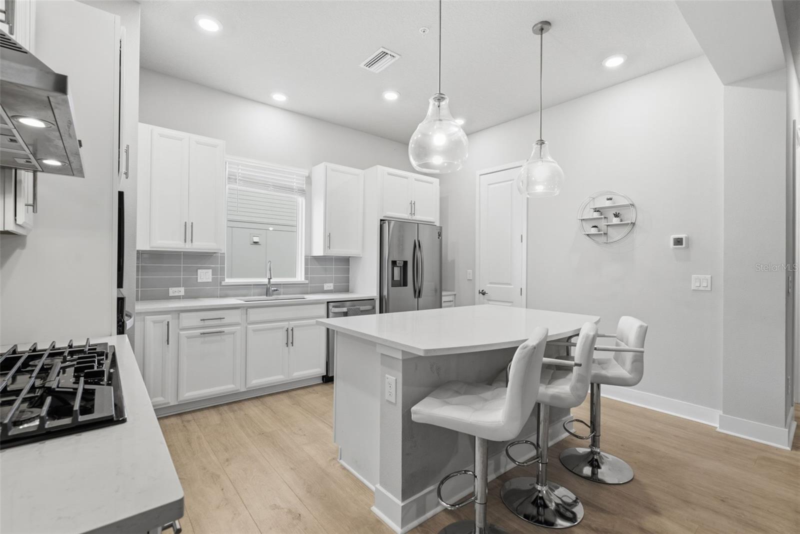 WESTSHORE VILLAGE TWNHMS - Residential