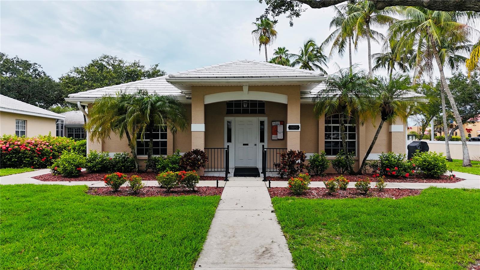 CYPRESS LAKE COUNTRY CLUB - Residential