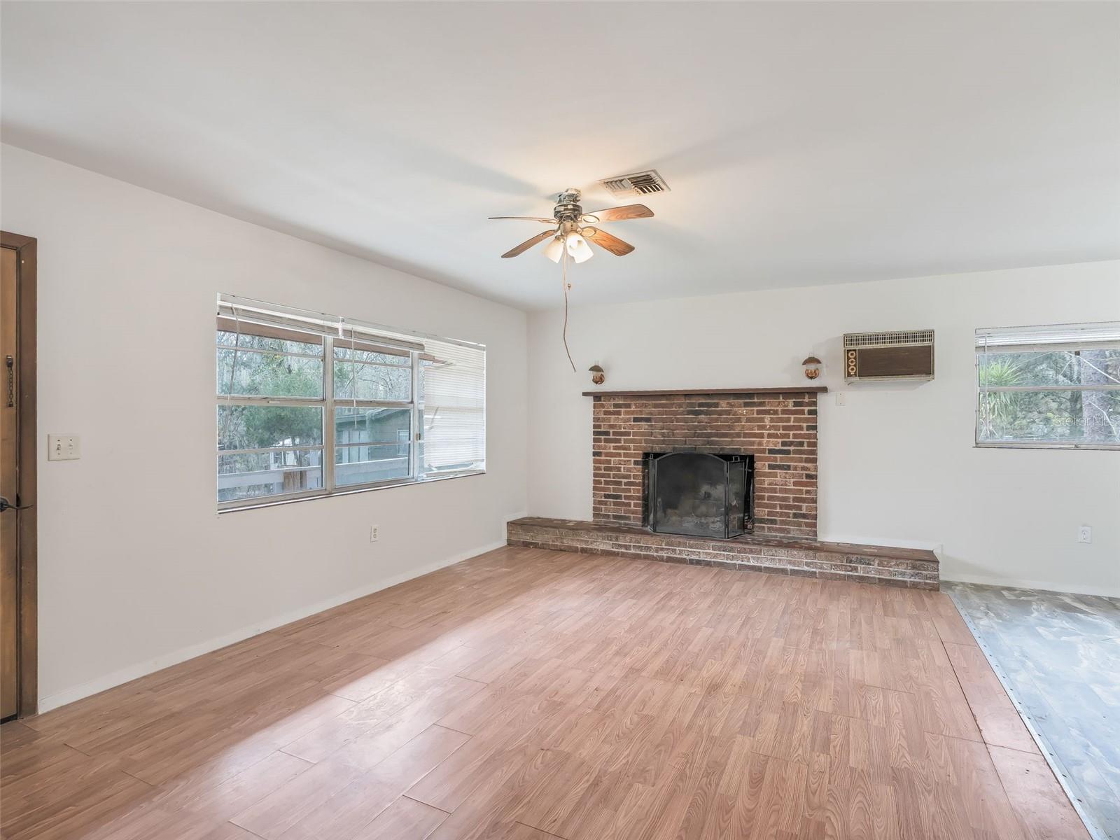 JERRY TAYLOR LANDING - Residential