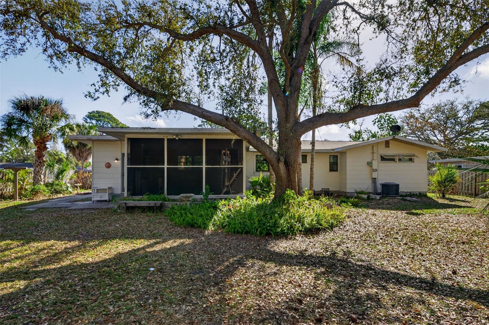 EMERALD HARBOR - Residential