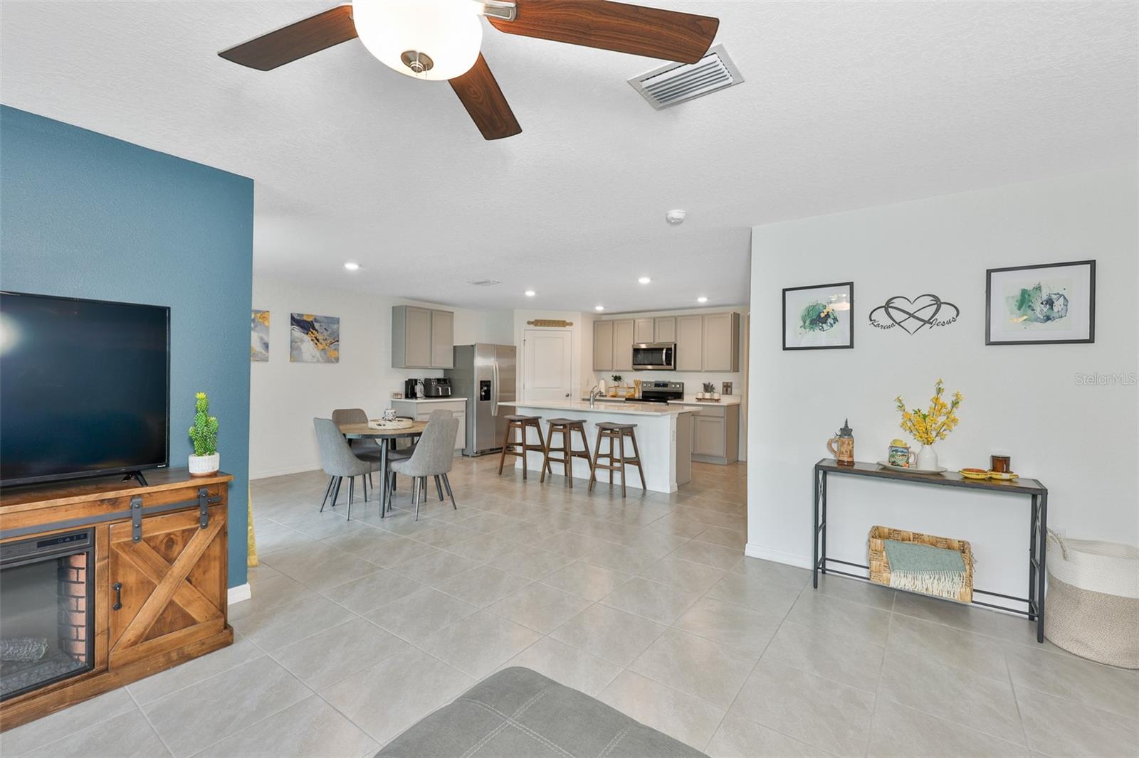 NORTH PARK ISLE PH 2B & 3A - Residential