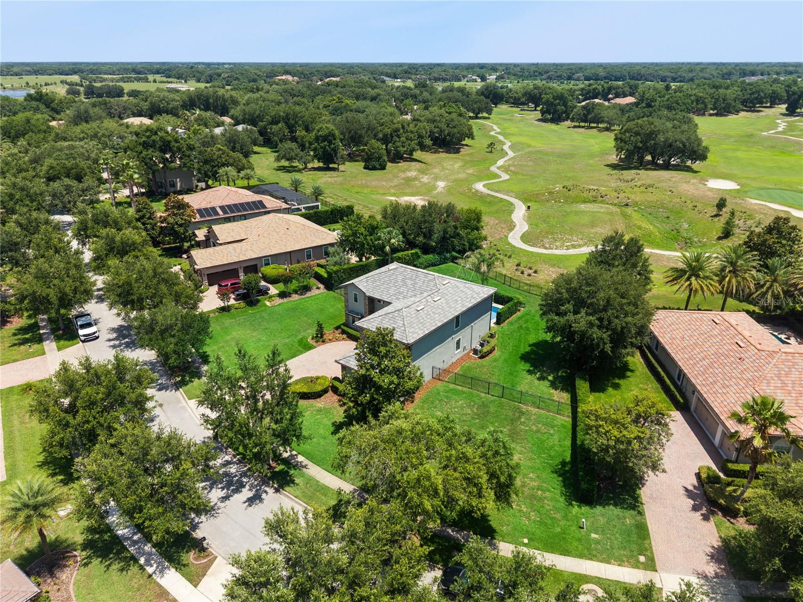 HEATHROW COUNTRY ESTATE HOMES - Residential
