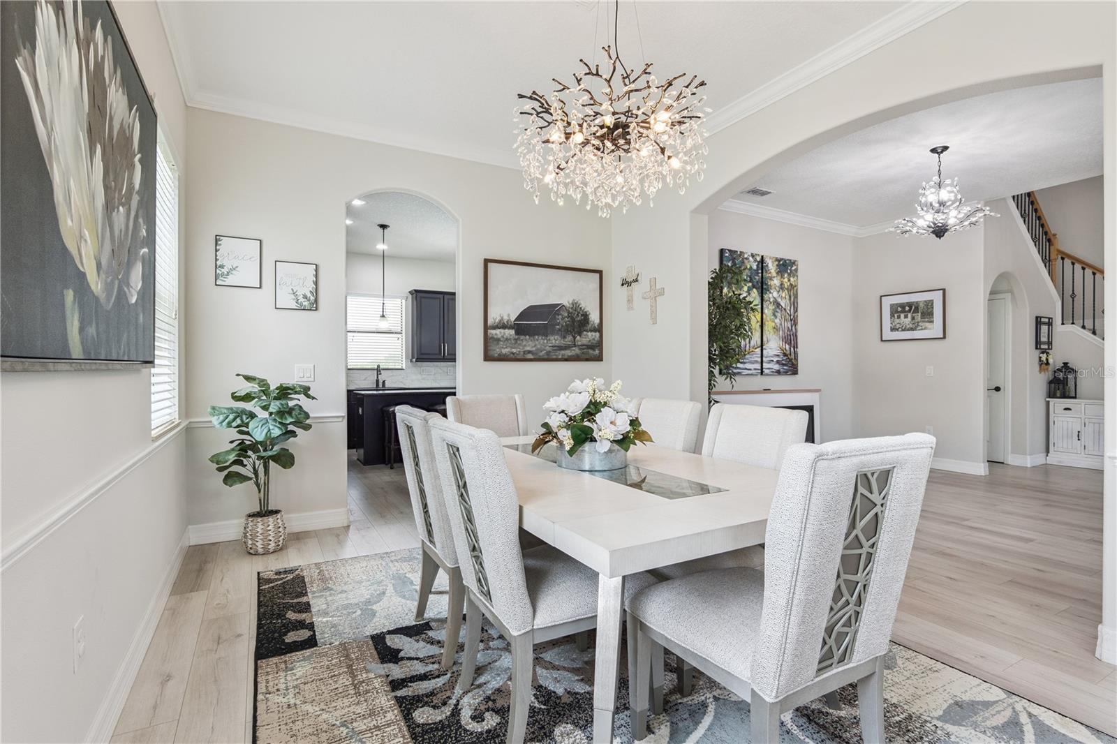 HEATHROW COUNTRY ESTATE HOMES - Residential