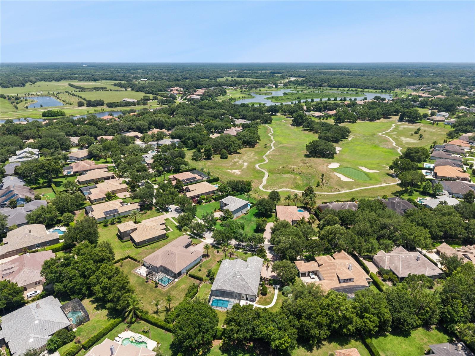 HEATHROW COUNTRY ESTATE HOMES - Residential