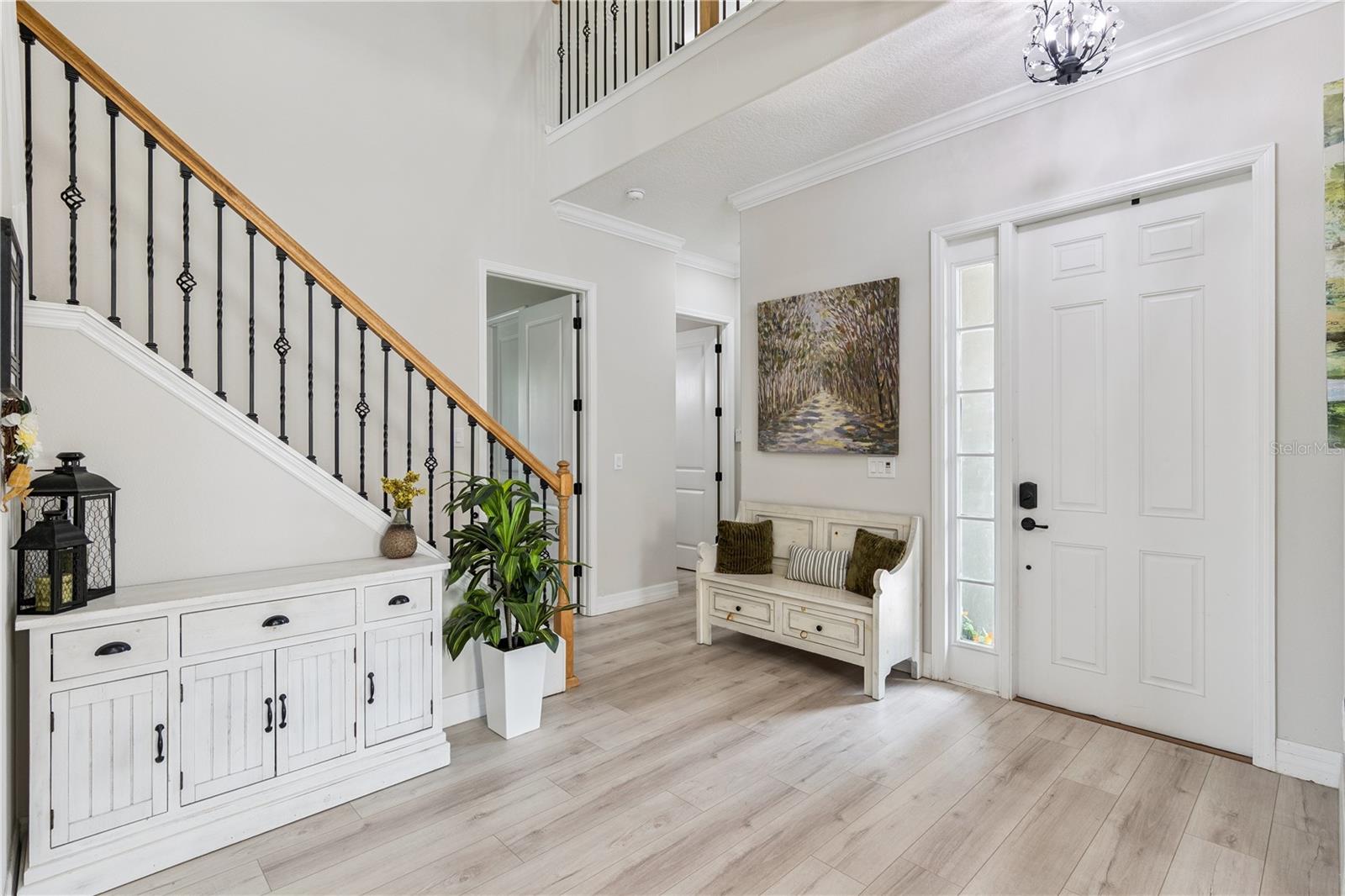HEATHROW COUNTRY ESTATE HOMES - Residential