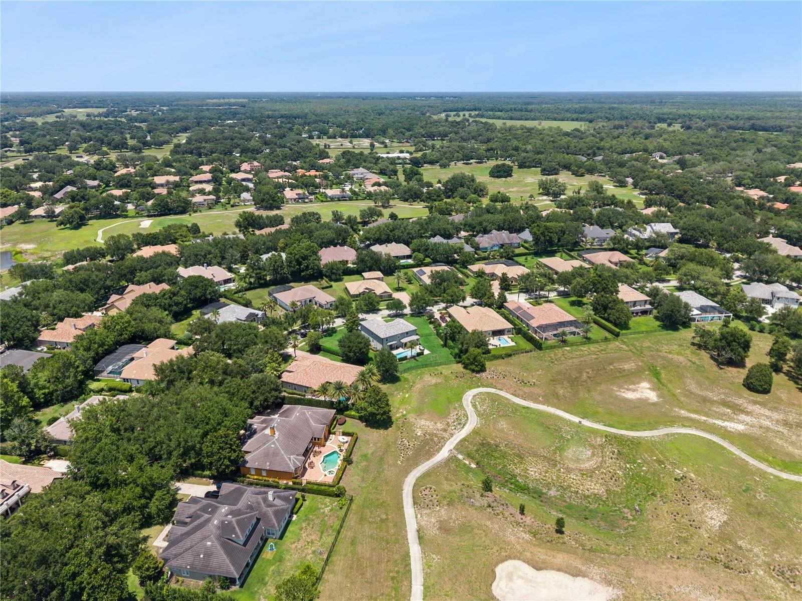 HEATHROW COUNTRY ESTATE HOMES - Residential