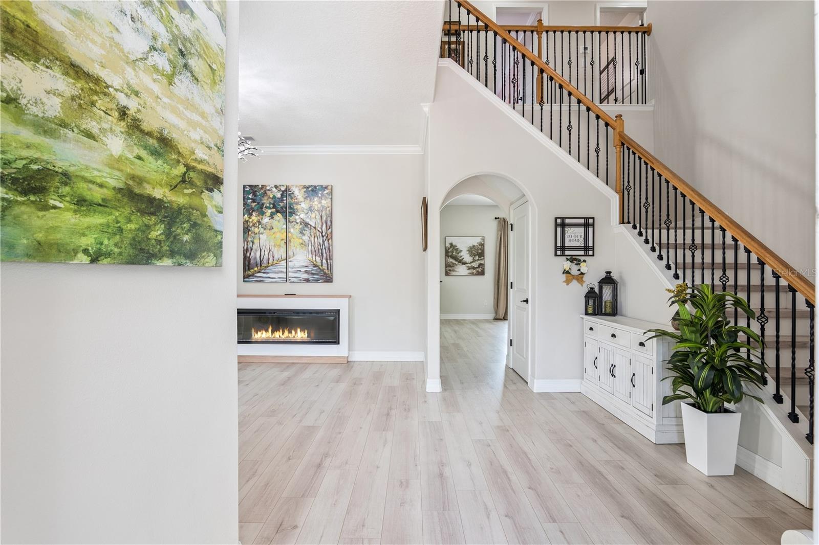 HEATHROW COUNTRY ESTATE HOMES - Residential